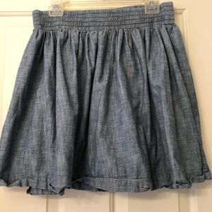 Banana Republic chambray skirt. Size 6. EUC.